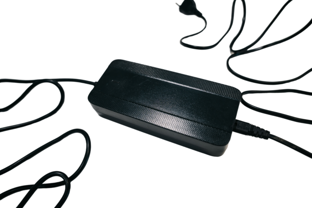 Fast Charger 4A - Phylion (M700 & E900)